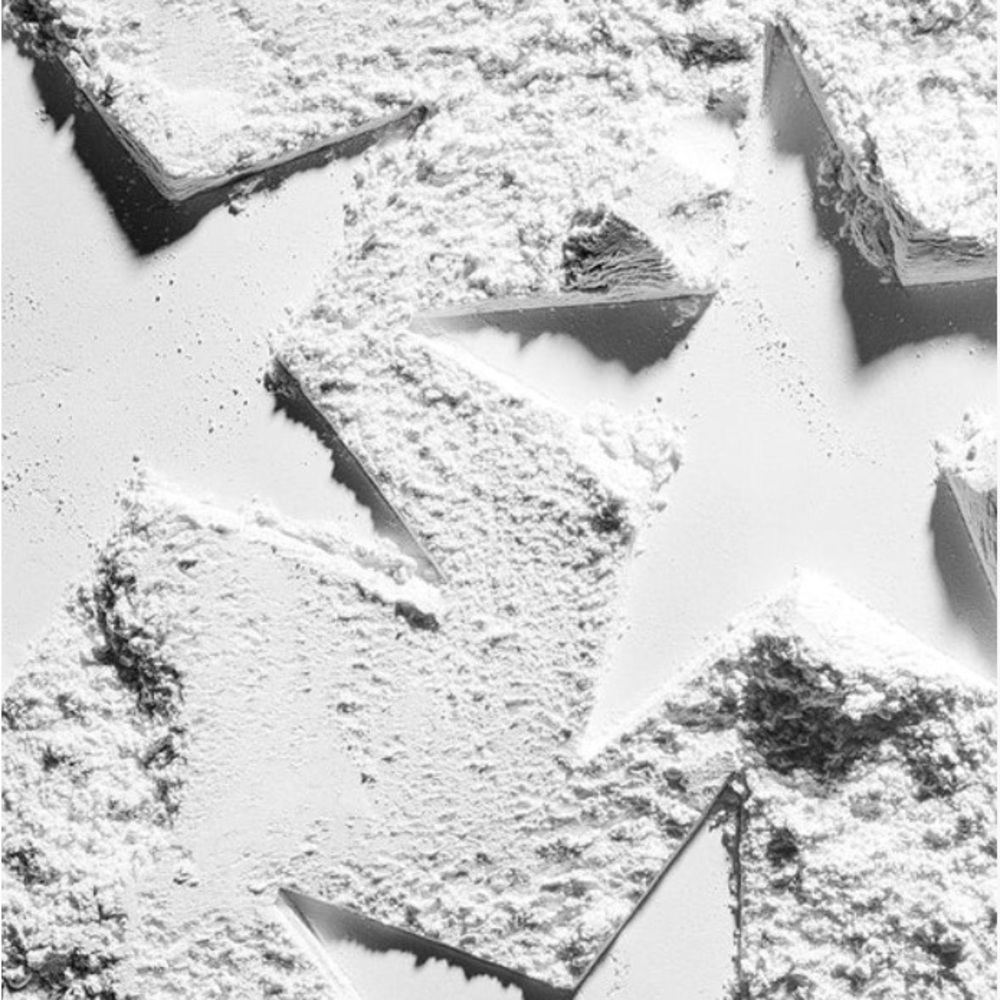 Ciate London Extraordinary Translucent Powder - Picture 6 of 8